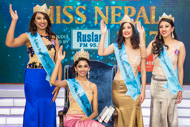 nikita Chandak with all other winners