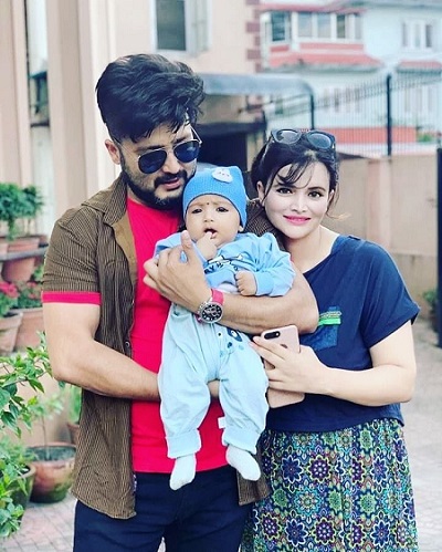 Aaryan Sigdel with his wife