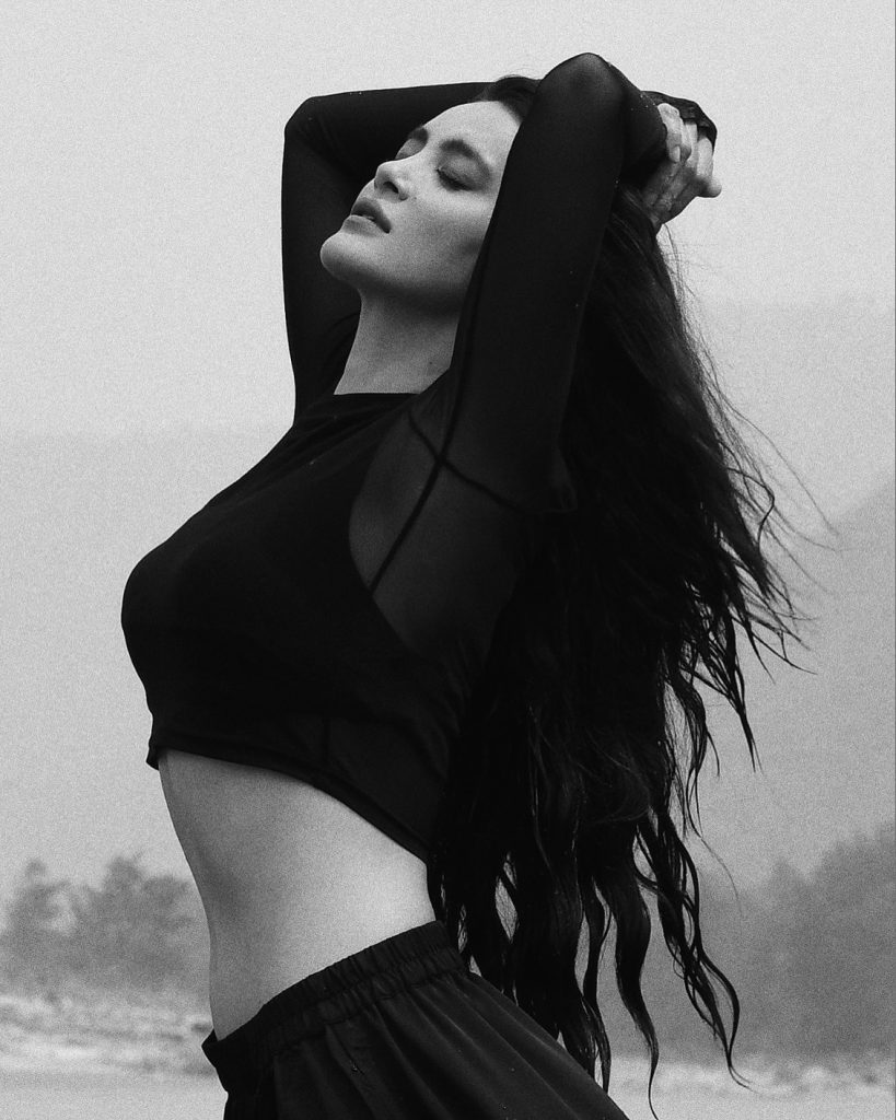 Shristy Shrestha hot girl biography age boyfriend 