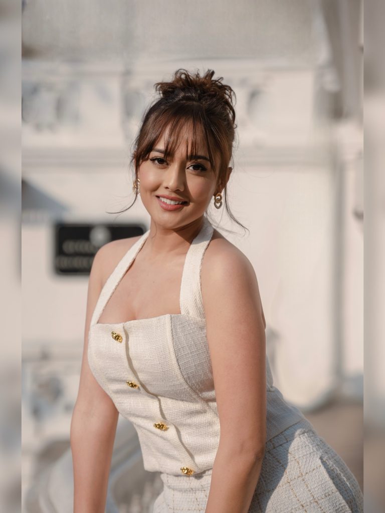 Divya Rayamajhi biography age boyfriend