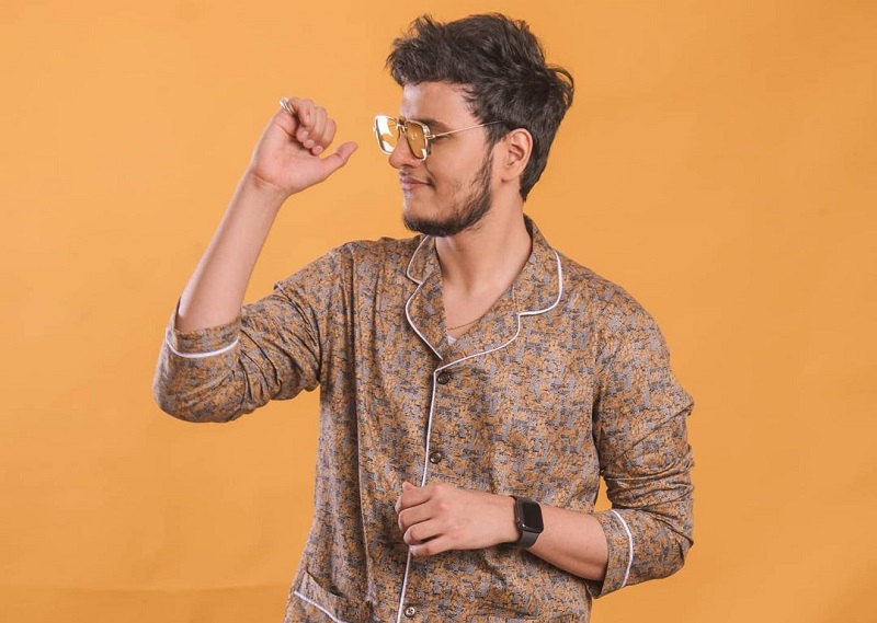 Nischay Malhan biography age income
